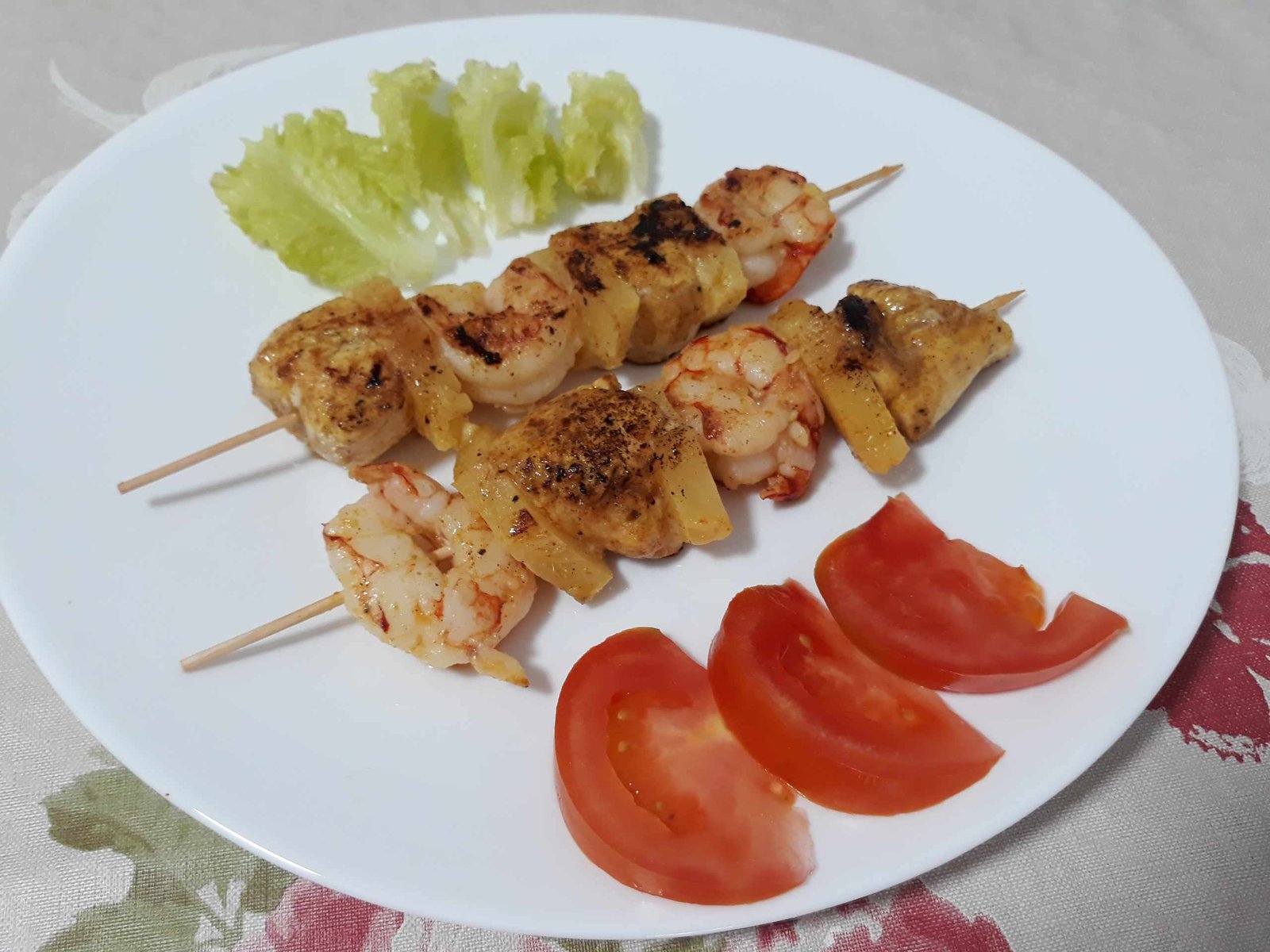 Receta de brocheta de pollo y gambones